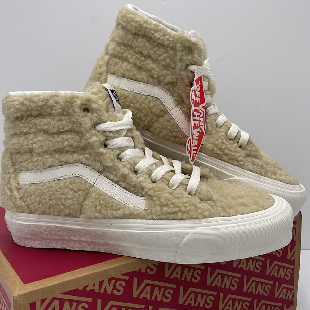Vans WMNS Sk8-Hi Tapered Sneakers Sk8-Hi Tapered
Cozy Hug Mojave Desert
Sherpa - Picture 7 of 16